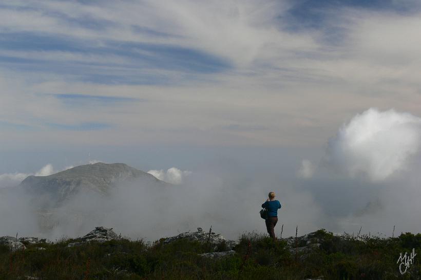 P1050048.JPG - Une australienne photographiée par un français...au dessus des nuages sud-africains.