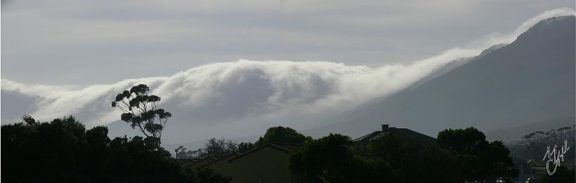pano01.jpg - Panorama sur les montagnes près du Cap.