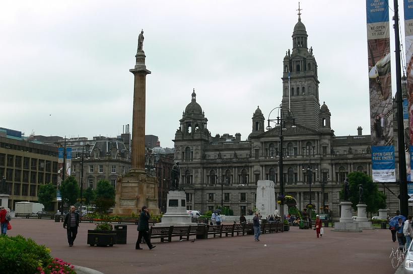 P1000567.JPG - George Square est la place principale de Glasgow. C´est la place où se trouve l´hôtel de ville.