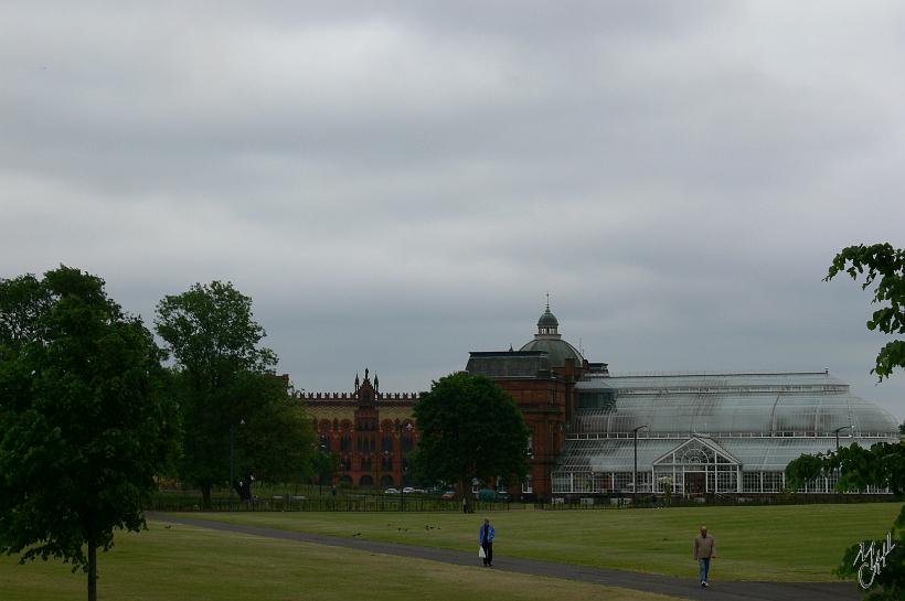 P1000576.JPG - Glasgow green date du 15ème siècle. C'est le plus vieux parc de la ville. Ici People's palace (palais renaissance datant de 1898).