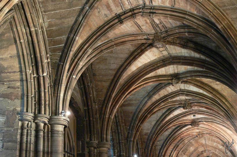 P1000618.JPG - Les voûtes de la cathédrale de Glasgow