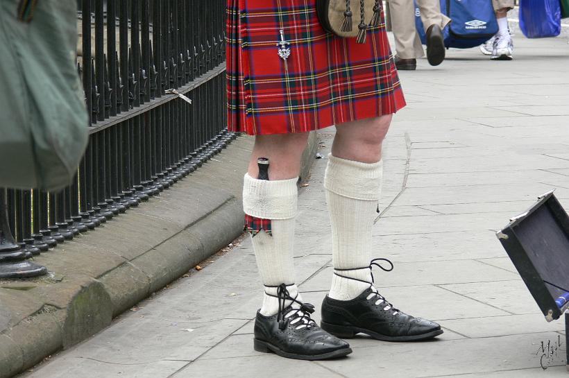 P1000727.JPG - Le kilt est le vêtement traditionnel des hommes et des garçons des Highlands écossais depuis le 15ème s.