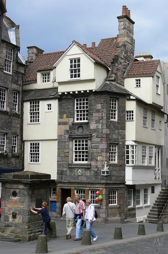P1000770.JPG - La maison John Knox à Edinburgh se compose en fait de 2 maisons du 15ème siècle réunies en 1556.