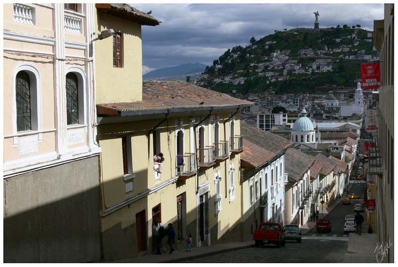 foto45.jpg - Retour sur le continent, à Quito. Capitale du pays à 2800 m d’altitude (troisième capitale la plus haute du monde, après La Paz/Bolivie et Lhassa/Tibet).