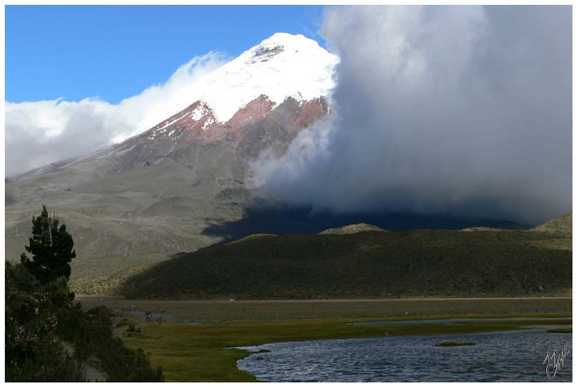 foto61.jpg - Le Cotopaxi, plus haut volcant actif du monde (5897m) - Latacunga, Equateur. La dernière éruption la plus importante date de 1904.