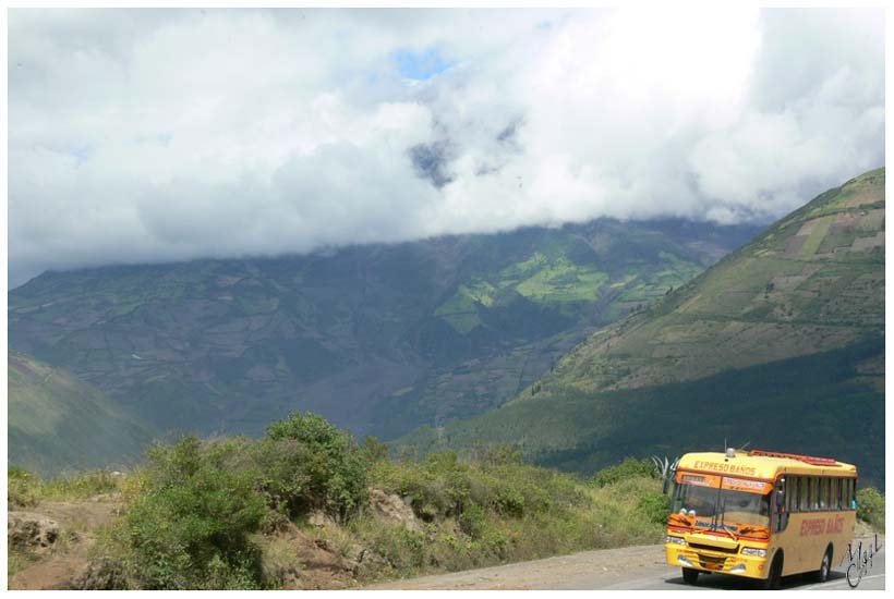 foto67.jpg - Le meilleur moyen de transport en Equateur. Rapide, économique mais pas très reposant - De Ambato à Baños, Equateur