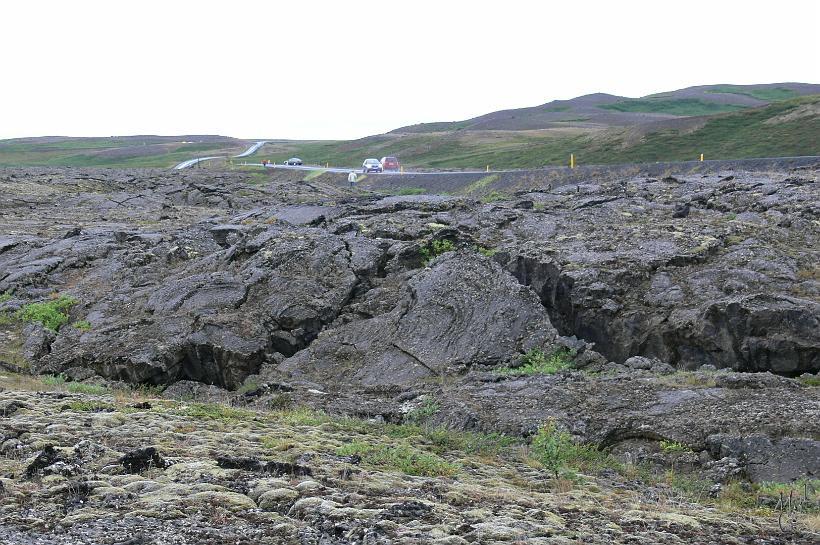 060731_Islande_Myvatn_301.JPG - Le lac de Mývatn est un endroit unique au monde, avec une faune et une flore très riches. Il s’étend sur 37km² (le 4ème plus grand de l’île) et est alimenté par des sources souterraines, chaudes et froides.