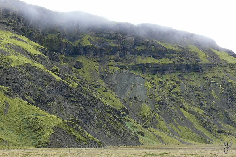 060804_Islande_Hoffelsjokull_726.JPG - Hoffelsjokull fait partie du Vatnajokull, le plus grand glacier d'Europe (altitude 2119m et 8400 km², aussi grand que la Corse).