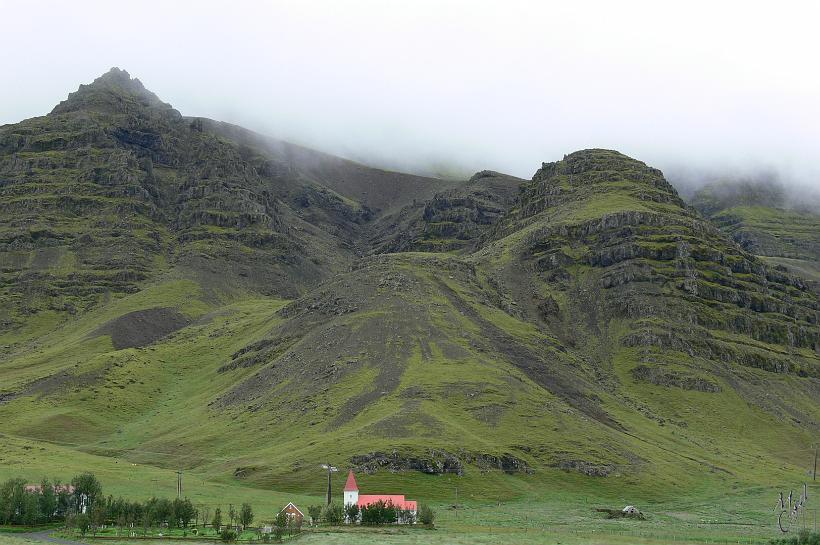 060804_Islande_Sudursveit_Est_769.JPG - Suðursveit dans la partie Est de l'île. Ce petit bourg est entouré de glaciers et d'anciens volcans.