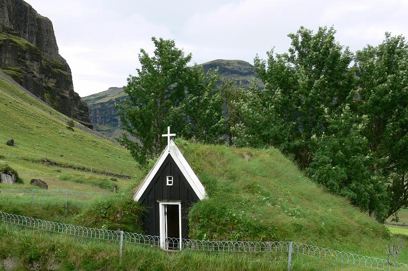 060806_Islande_Nupsstadur_029.JPG - La petite chapelle de Núpsstadur dans le sud-est. Elle date du 17ème siècle.
