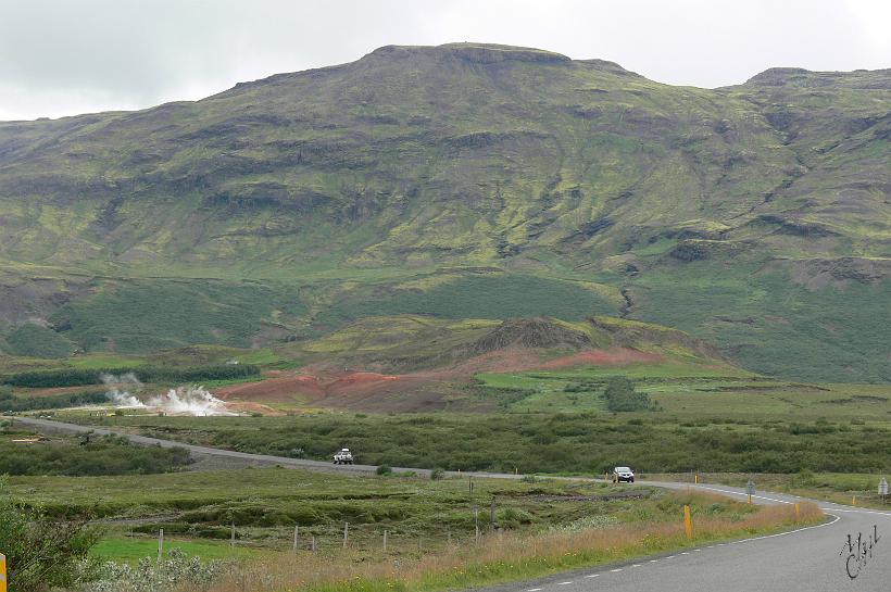 060808_Islande_Geysir_Sud_530.JPG - En route vers Geysir, à env. 60 km de Reykjavík. L'âge de ce site est estimé à 8 000 - 10 000 ans.
