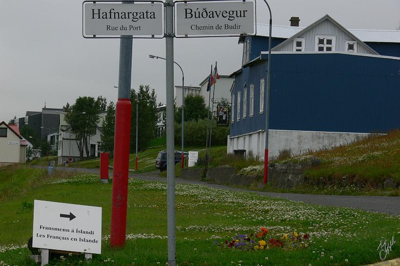P1010593.JPG - Fáskrúðsfjörður est un village au fond d'un fjord à l'est de l'Islande. Il fut fondé par des pêcheurs français, les "pêcheurs d’Islande", majoritairement bretons. Les français venaient pêcher sur les côtes islandaises sur une période allant du 19ème siècle jusqu'en 1914.