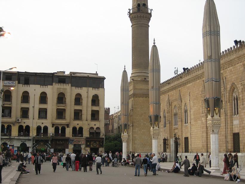 IMG_4368.JPG - Le Centre des quartiers islamiques du Caire avec la Mosquée Sayyidna Al-Hussein construite en 1870.