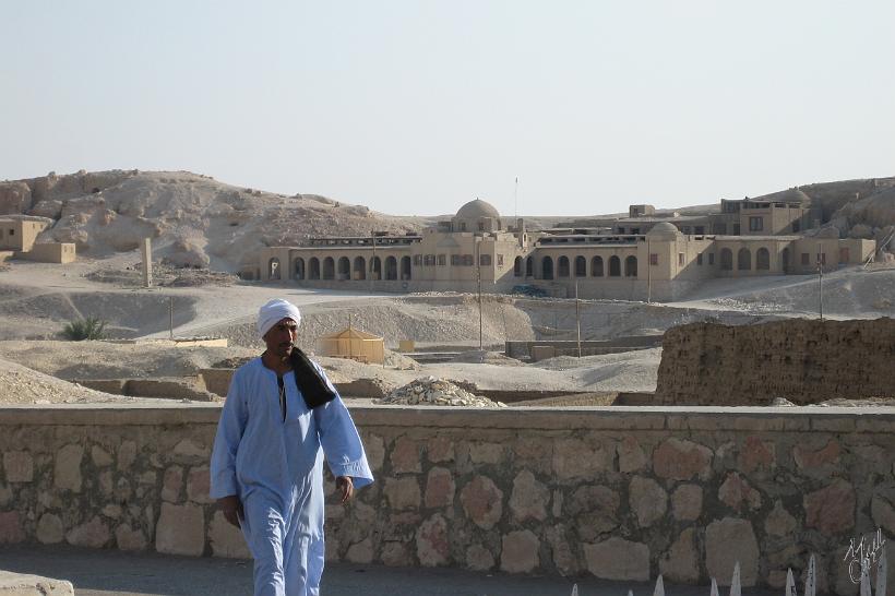 IMG_4534.JPG - La Vallée des Reines. - Deir el-Bahari à l'est du Nil près de Karnak.