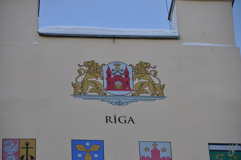 DSC_0827.JPG - Les armoiries de Riga, la capitale. La Lettonie fut occupée et gouvernée par l’Union soviétique (1940-1941, 1945-1991) et l’Allemagne nazie (1941-1945). Elle décrète son indépendance le 21 août 1991.