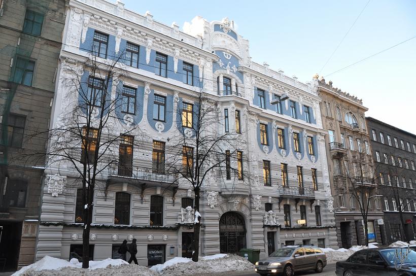 DSC_0984.JPG - La rue Alberta. On trouve à Riga plus de 800 bâtiments d'art nouveau datant du 19è siècle. Riga était à cette époque l'une des villes les plus riches de l'empire Russe.