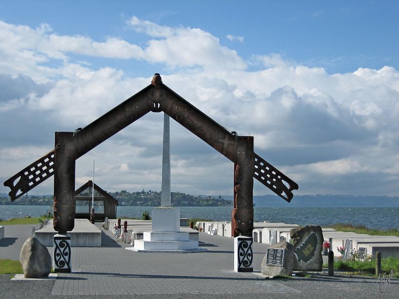 Taupo_IMG_1195x.jpg - Un cimetière Maori au bord du Lac de Rotorua.