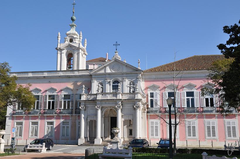 DSC_1311x.jpg - Le Palacio Real das Necessidades. Ancienne résidence royale, ce palais rose bonbon abrite aujourd'hui le ministère des affaires étrangères.