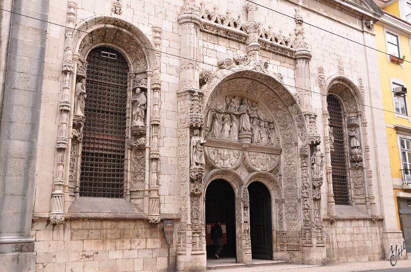 DSC_1520.JPG - L'église Igreja da Conceiçao Velha, près de la place do Comercio. L'entrée est richement décorée selon le style manuélin (1520).