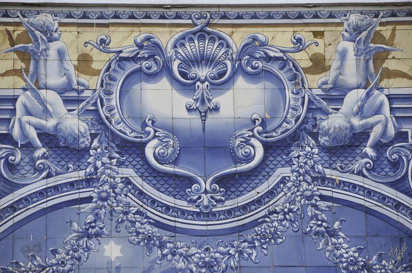 DSC_1852x.jpg - Les très beaux panneaux d'Azulejos du pavillon dos Desportos dans le Parque Eduardo VII