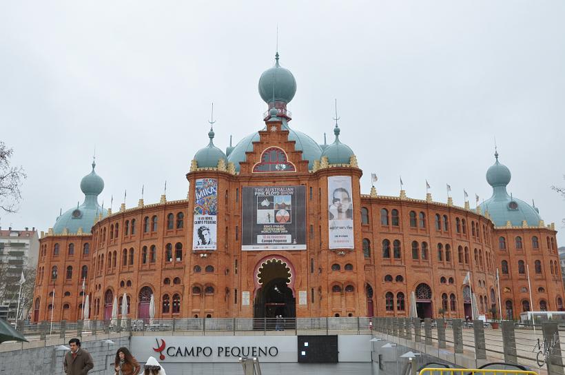 DSC_1867.JPG - Les arènes du Campo Pequeno situées sur la Place de Touros. Construite en 1892, elle a rouvert en 2006 et peut accueillir 8000 personnes.