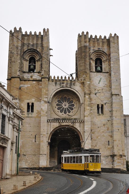 DSC_1971x.jpg - Sé Patriarcal est une cathédrale datant de la fondation de la nation portugaise, édifiée sur les ruines d'une mosquée de 1147.